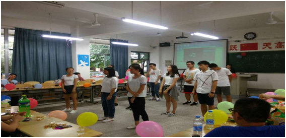 商学院青年志愿者中心举办了第一次全委会
