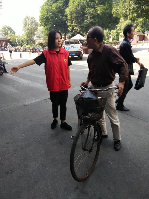 关爱老人健康  助力义诊行动