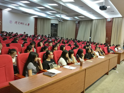 商学院多举措扎实推进大学生创新创业工作