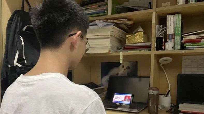 C852