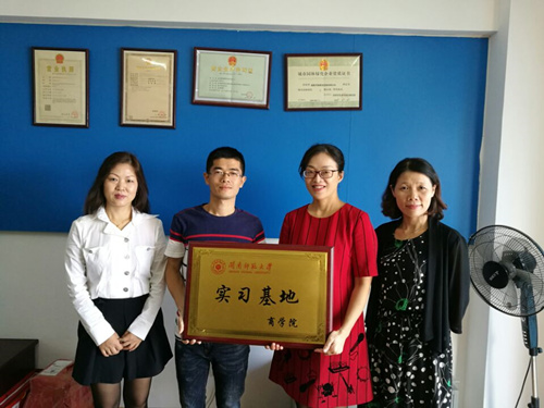 商学院与校友企业再度携手，探索多元化人才培养模式