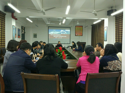 福建工程学院管理学院院长陈群教授应邀来商学院交流讲学