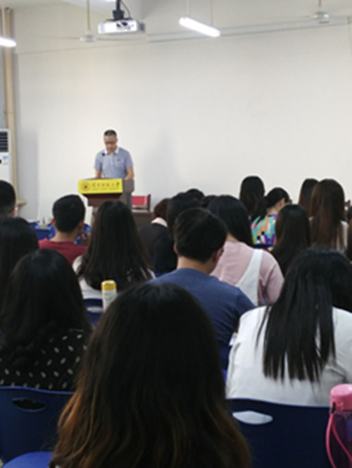 商学院举行“两学一做”学习教育动员会暨工作部署会议