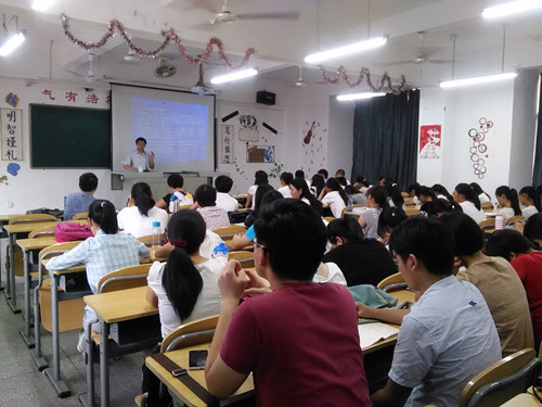 华侨大学经济与金融学院副院长、博士生导师许培源教授应邀到我校交流讲学